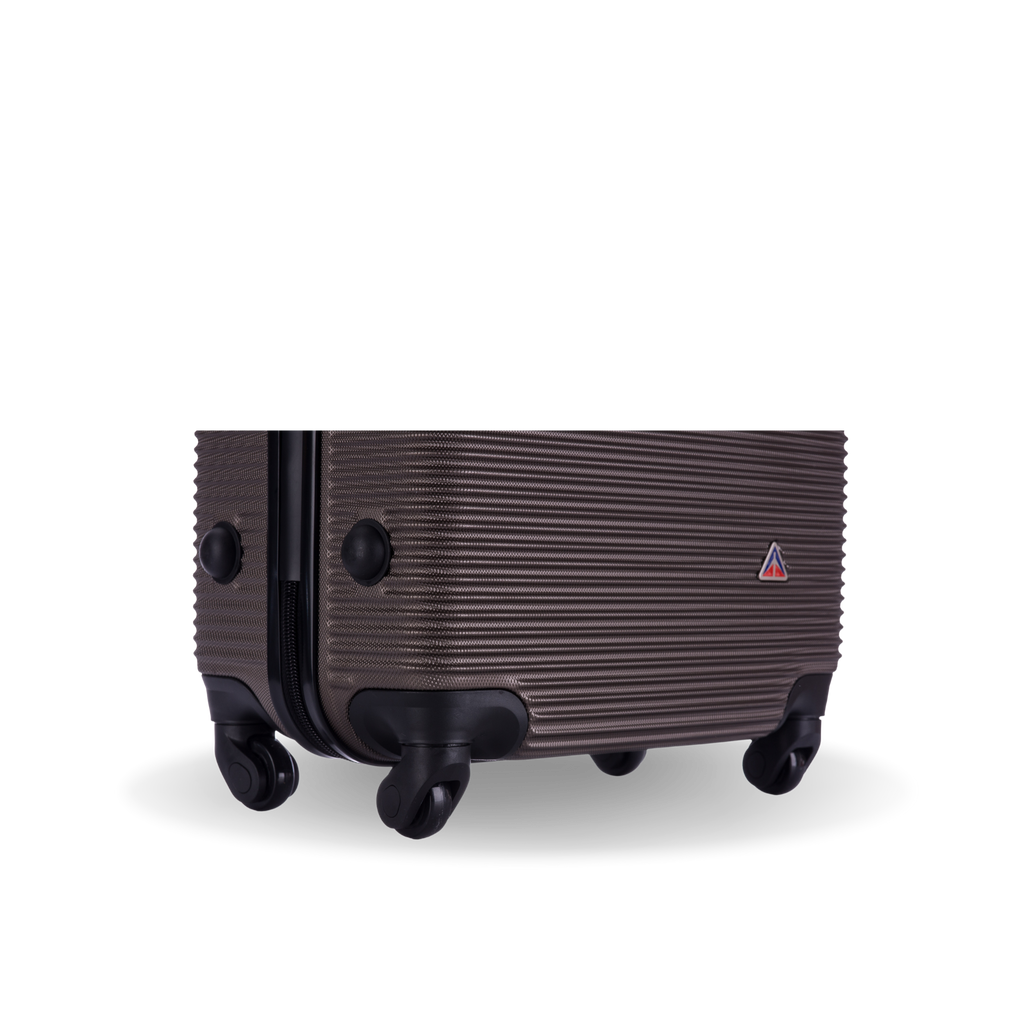 InUSA Royal 32" Hardside Spinner Luggage