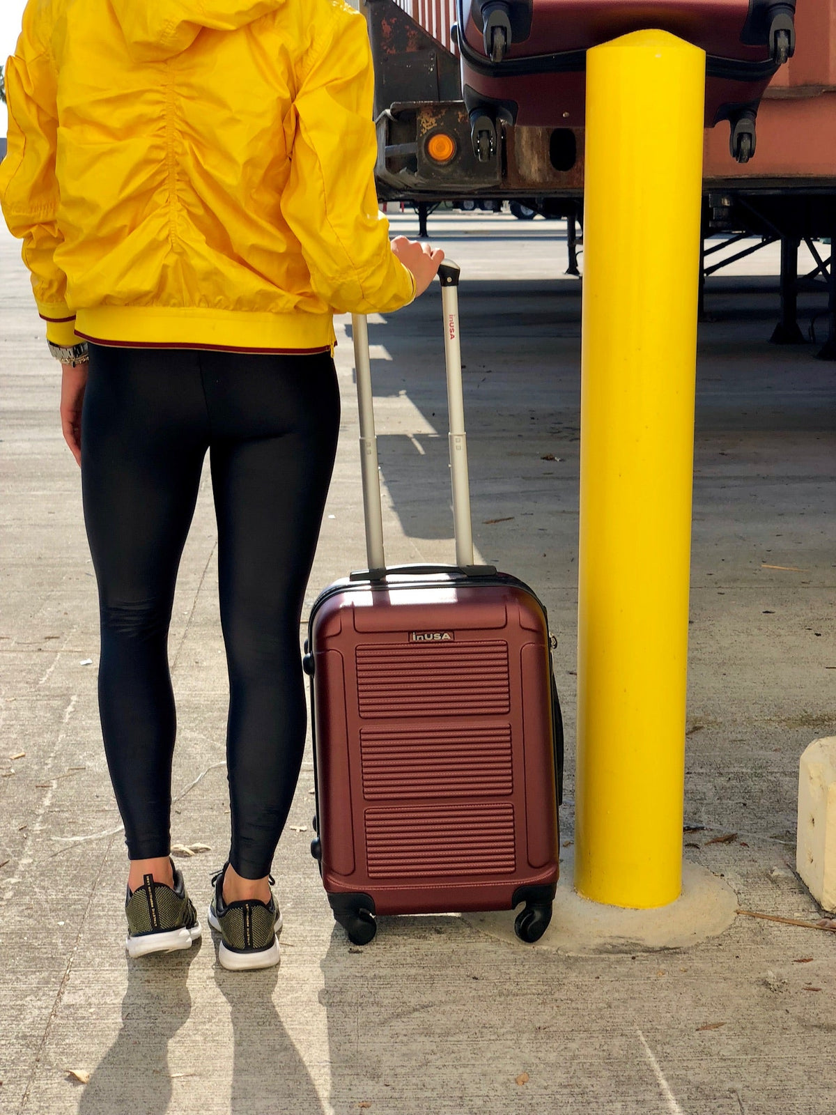 InUSA Pilot 20" Hardside Carry-On Spinner Luggage