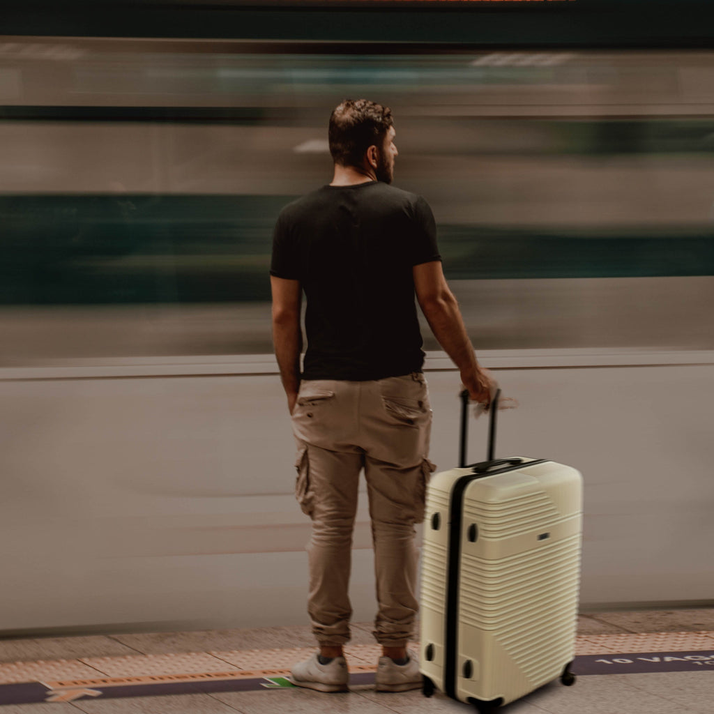 InUSA Resilience 28" Hardside Spinner Suitcase